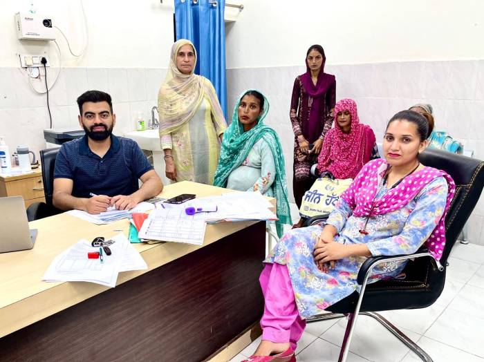 ਕਿਲਿਆਂਵਾਲੀ ਵਿਖੇ ਆਮ ਆਦਮੀ ਕਲੀਨਿਕ ‘ਚ ਪ੍ਰਧਾਨ ਮੰਤਰੀ ਸੁਰੱਖਿਅਤ ਮਾਤ੍ਰਿਤਵਾ ਅਭਿਆਨ ਤਹਿਤ ਗਰਭਵਤੀ ਮਹਿਲਾਵਾਂ ਲਈ ਵਿਸ਼ੇਸ਼ ਕੈਂਪ ਲਗਾਇਆ ਗਿਆ