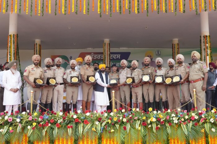 CM Mann Honors 26 Distinguished Individuals, Police Personnel Awarded “Chief Minister Rakshak Medal” and “Chief Minister Medal”
