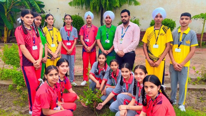 ਐਸ ਐਫ ਸੀ ਪਬਲਿਕ ਸਕੂਲ ਵਿੱਚ “ਏਕ ਪੇੜ ਮਾਂ ਕੇ ਨਾਮ” ਪ੍ਰੋਗਰਾਮ ਆਯੋਜਨ ਕੀਤਾ ਗਿਆ 