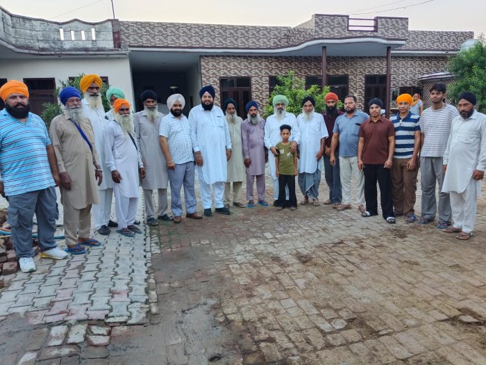 ਸੁਖਜੀਤ ਸਿੰਘ ਕਾਕਾ ਲੋਹਗੜ੍ਹ ਸਾਬਕਾ ਵਿਧਾਇਕ ਵੱਲੋਂ ਹਲਕਾ ਧਰਮਕੋਟ ‘ਚ ਸਤਲੁਜ ਦਰਿਆ ਦੇ ਨਾਲ ਲੱਗਦੇ ਪਿੰਡਾਂ ਦੇ ਧੁੱਸੀ ਬੰਨ੍ਹ ਦਾ ਦੌਰਾ 