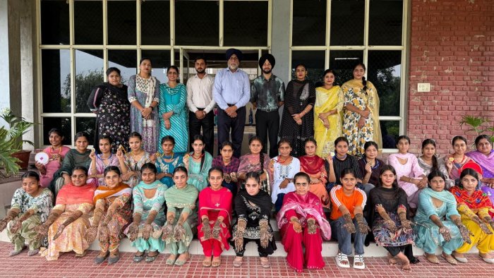 ਬੇਬੇ ਨਾਨਕੀ ਯੂਨੀਵਰਸਿਟੀ ਕਾਲਜ  ਵਿੱਚ ਤੀਆਂ ਮਨਾਈਆਂ