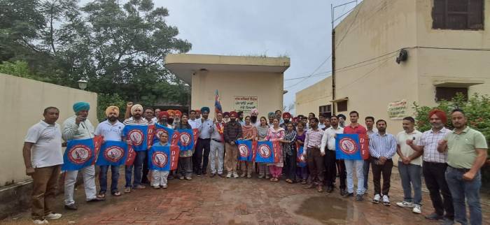 ਅਧਿਆਪਕ ਨਰਿੰਦਰ ਭੰਡਾਰੀ ਦੇ 10 ਸਾਲ ਤੋਂ ਰੁਕੇ ਹੋਏ ਆਰਡਰ ਡੀ.ਟੀ.ਐਫ. ਨੇ ਕਰਵਾਏ ਜਾਰੀ 