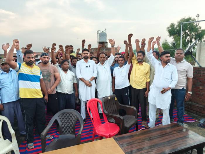 ਆਪਣੀ ਰਾਜਧਾਨੀ ਵਾਲੇ ਇਲਾਕੇ ਵਿੱਚ ਤਿਲ ਤਿਲ ਟੁੱਟ ਰਹੀ ਆ ਆਮ ਆਦਮੀ ਪਾਰਟੀ 