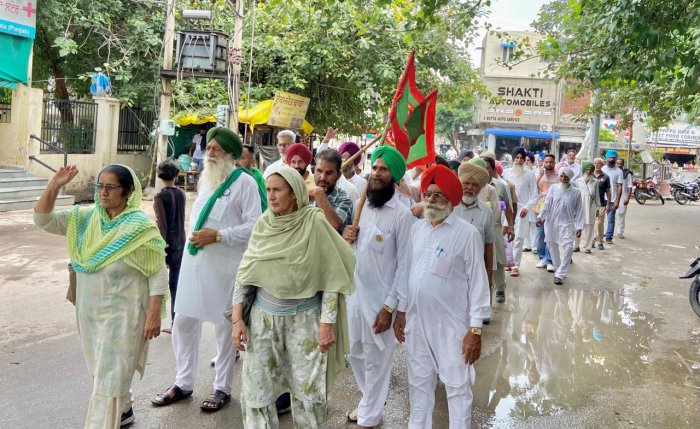 ਸਿਵਲ ਹਸਪਤਾਲ ਬਰਨਾਲਾ ਦੇ ਪਾਰਕ ਨੂੰ ਉਜਾੜਨ ਸਬੰਧੀ ਸਿਵਲ ਸਰਜਨ ਦੇ ਬਿਆਨ ਵਿਰੁੱਧ ਰੈਲੀ