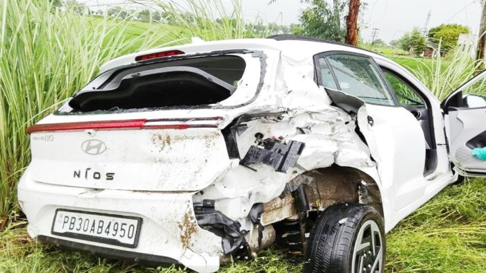 ਦੋ ਕਾਰਾਂ ਤੇ ਮੋਟਰਸਾਈਕਲ ਦੀ ਟੱਕਰ, ਦੋ ਬੱਚਿਆਂ ਸਮੇਤ ਚਾਰ ਜਖ਼ਮੀ