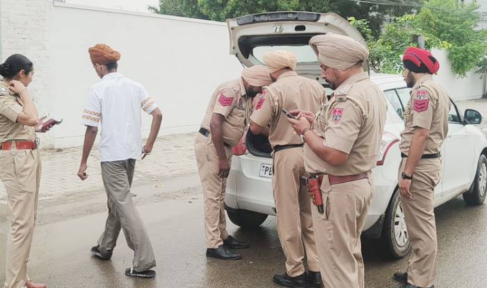 15 ਅਗਸਤ ਦੀ ਸੁਰੱਖਿਆ ਲਈ ਪੁਲਿਸ ਵੱਲੋਂ 16 ਨਾਕਿਆਂ ਤੇ ਚੈਕਿੰਗ, ਹੋਟਲ-ਢਾਬਿਆਂ ਤੇ ਰਹਿਣ ਵਾਲਿਆਂ ਦੀ ਵੀ ਜਾਂਚ