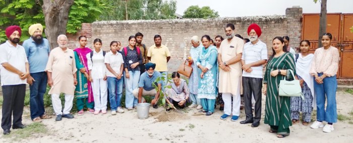 ਸਰਬੱਤ ਦਾ ਭਲਾ ਚੈਰੀਟੇਬਲ ਟਰੱਸਟ ਨੇ ਲਗਾਏ ਪੌਦੇ