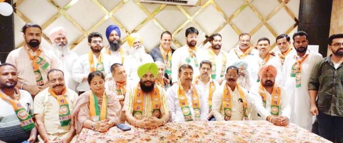 ਪੁਲਿਸ ਨੇ ਭਾਜਪਾ ਵੱਲੋਂ ਲਾਏ ਜਾ ਰਹੇ ਕੈਂਪਾਂ ਨੂੰ ਰੋਕਿਆ, ਚਾਰ ਆਗੂ ਲਏ ਹਿਰਾਸਤ ਚ