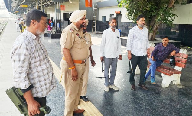 ਪੁਲਿਸ ਵੱਲੋਂ ਰੇਲਵੇ ਸਟੇਸ਼ਨਾਂ ‘ਤੇ ਚਲਾਇਆ ਸਪੈਸ਼ਲ ਸਰਚ ਓਪਰੇਸ਼ਨ
