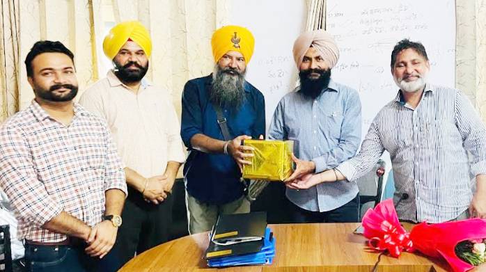 ਆਤਮਾ ਸਕੀਮ ਅਧੀਨ ਚੱਲ ਰਹੇ ਡਿਪਲੋਮਾ ਪ੍ਰੋਗਰਾਮ ਦਾ ਸਰਟੀਫਿਕੇਟ ਵੰਡ ਸਮਾਰੋਹ