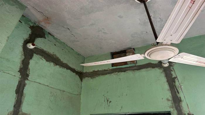 30 ਸਾਲ ਪੁਰਾਣੇ ਕੋਠੇ ਭਾਗ ਸਿੰਘ ਵਾਲਾ ਸਕੂਲ ਦੇ ਤਿੰਨ ਕਮਰੇ ਖਸਤਾਹਾਲ