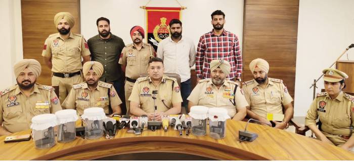 ਪੁਲਿਸ ਵੱਲੋਂ ਲਾਰੈਂਸ ਬਿਸ਼ਨੋਈ ਗਿਰੋਹ ਦੇ ਨਜ਼ਦੀਕੀ ਸਾਥੀ ਸ੍ਰੀ ਮੁਕਤਸਰ ਸਾਹਿਬ ‘ਚ ਕੀਤੇ ਗ੍ਰਿਫ਼ਤਾਰ