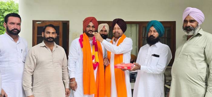 ਪਾਰਟੀ ਵੱਲੋਂ ਬਣਾਏ ਨਵੇਂ ਅਹੁਦੇਦਾਰਾਂ ਦਾ ਵਿਧਾਇਕ ਕਾਕਾ ਬਰਾੜ ਨੇ ਕੀਤਾ ਸਨਮਾਨ