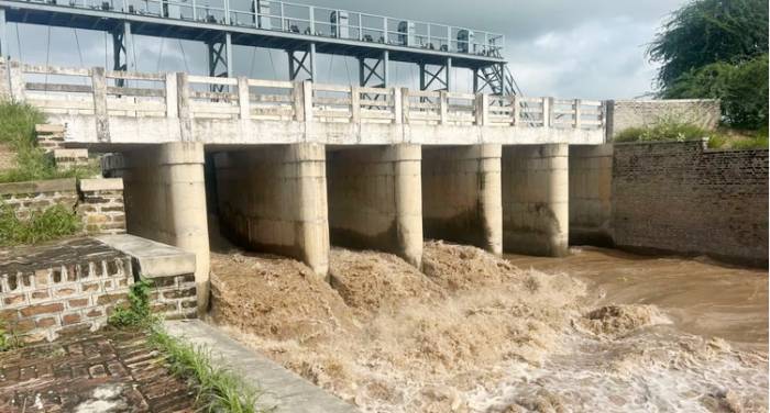 ਜੇਕਰ ਸਰਹੰਦ ਫੀਡਰ ’ਚ ਹੋਰ ਪਾਣੀ ਛੱਡਿਆ ਗਿਆ ਤਾਂ ਹੋ ਸਕਦੀ ਹੈ ਓਵਰਫਲੋਅ, ਤੇ ਦਰਜ਼ਨਾ ਪਿੰਡਾਂ ’ਚ ਬਣਨਗੇ ਹੜ੍ਹਾਂ ਜਿਹੇ ਹਾਲਾਤ