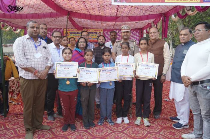 ਮਹੇਸ਼ਵਰੀ ਸਮਾਜ ਦੇ ਪਹਿਲੇ ਐਥਲੈਟਿਕ ਮੀਟ ਅਤੇ ਕਬੱਡੀ ਟੂਰਨਾਮੈਂਟ ਵਿੱਚ 800 ਖਿਡਾਰੀਆਂ ਨੇ ਹਿੱਸਾ ਲਿਆ।