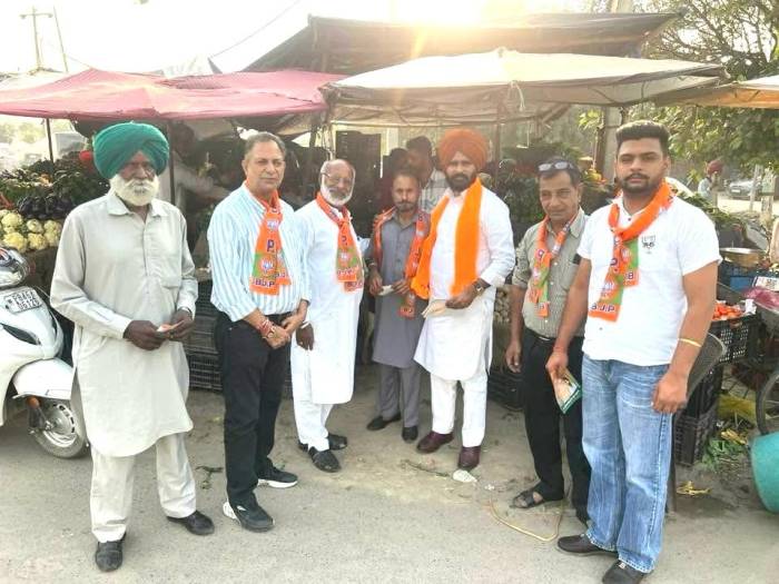 ਕੁਲਦੀਪ ਸਿੰਘ ਸਿੱਧੂਪੁਰ ਨੇ ਸਾਥੀਆਂ ਸਮੇਤ ਤਰਨ ਤਾਰਨ ਜਿਮਨੀ ਚੋਣ ਦੇ ਵਿੱਚ ਕੀਤਾ ਧੂੰਆਂ – ਧਾਰ ਚੋਣ ਪ੍ਰਚਾਰ 