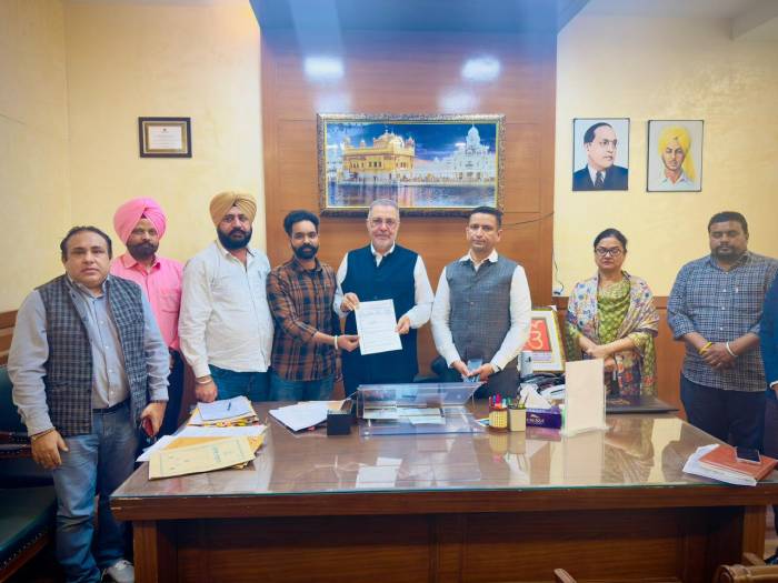 ਰੇਡੀਓਗ੍ਰਾਫਰ ਯੂਨੀਅਨ ਪੰਜਾਬ ਦਾ ਵਫਦ ਸਿਹਤ ਮੰਤਰੀ ਨੂੰ ਮਿਲਿਆ
