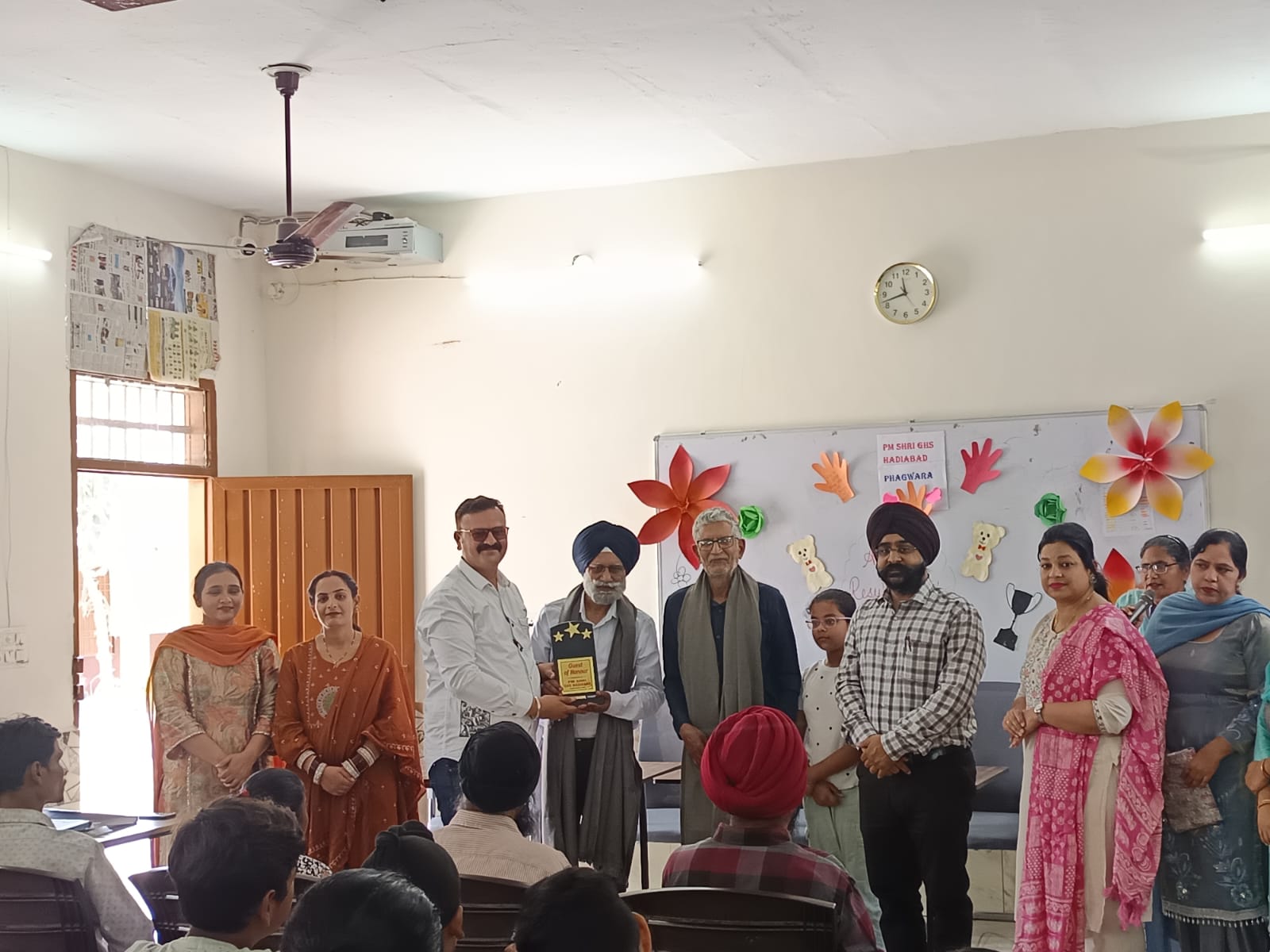 ਪੀ.ਐੱਮ.ਸ਼੍ਰੀ ਸਰਕਾਰੀ ਹਾਈ ਸਕੂਲ ਹਦੀਆਬਾਦ ਵਿਖੇ ਮੈਗਾ ਮਾਪੇ ਅਧਿਆਪਕ ਮਿਲਣੀ” ਕਰਵਾਈ ਗਈ 