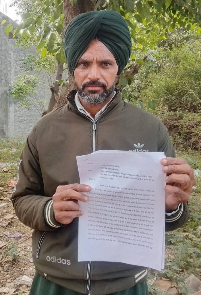 ਪਿੰਡ ਪੜ੍ਹਛ ਦੇ ਸਾਬਕਾ ਸਰਪੰਚ ਨੇ ਪਲਾਟ ਦੱਬਣ ਦੇ ਮਾਮਲੇ ‘ਚ ਲਾਈ ਇਨਸਾਫ਼ ਦੀ ਗੁਹਾਰ 