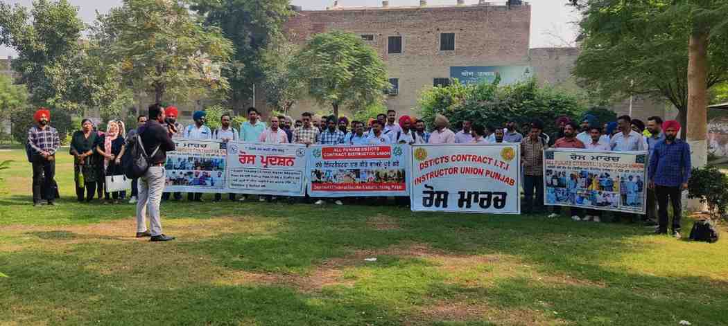 ਆਲ ਪੰਜਾਬ ਡੀ ਐਸ ਟੀ ਸੀ ਟੀ ਐਸ ਕੰਟਰੈਕਟ ਇੰਸਟਰਕਟਰ ਯੂਨੀਅਨ ਦੇ ਮੈਂਬਰਾਂ ਦੀ ਮੀਟਿੰਗ ਹੋਈ