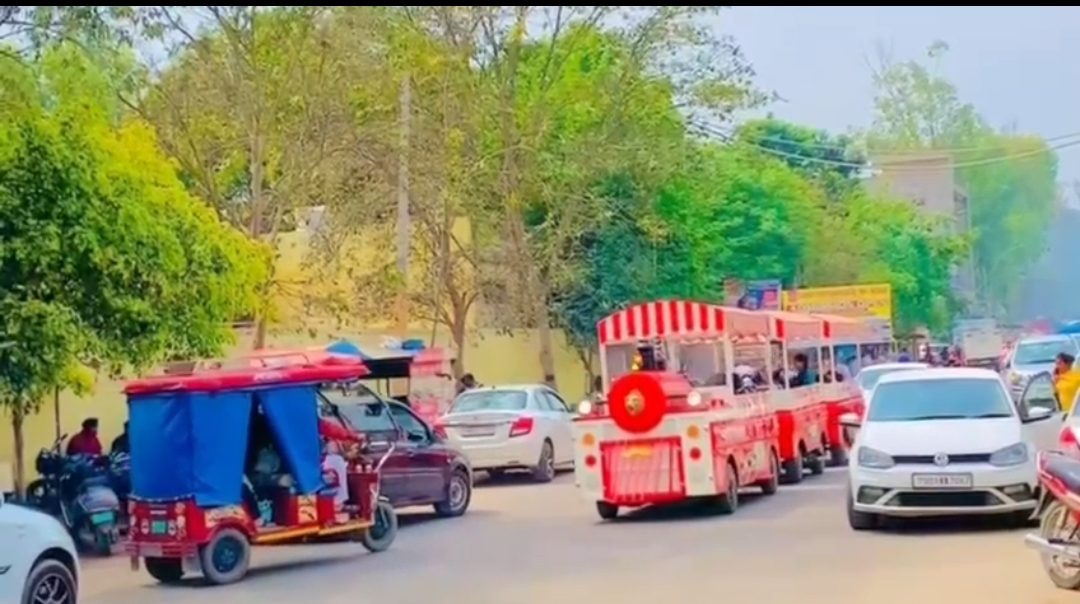 ਜੁਗਾੜੂ ਰੇਲ ਗੱਡੀ ‘ਚ ਬੱਚਿਆਂ ਦੀ ਸੈਰ ਜਾਂ ਜਿੰਦਗੀ ਨਾਲ ਖਿਲਵਾੜ ? ਅਕਾਲ ਗਲੈਕਸੀ ਕੌਨਵੈਂਟ ਸਕੂਲ ਵਿਵਾਦਾਂ ‘ਚ