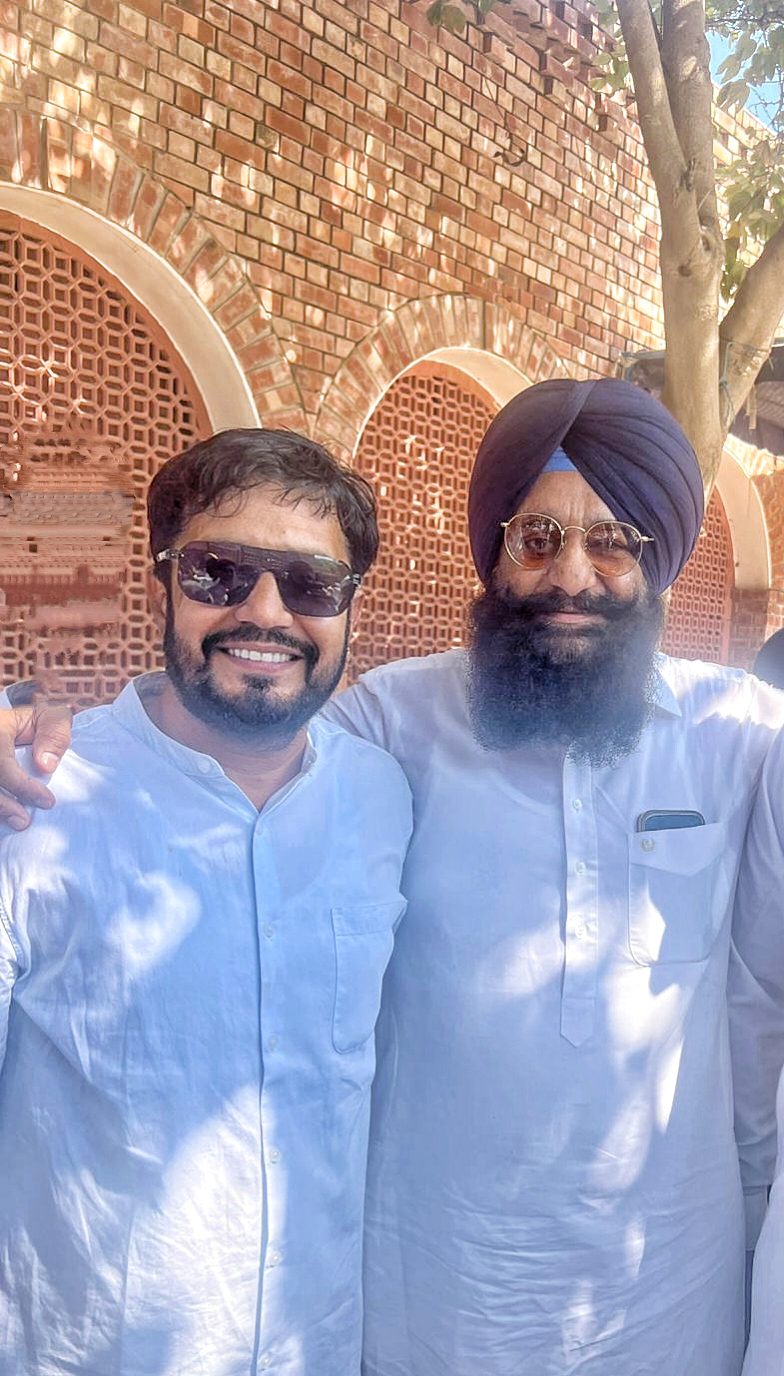 ਸ਼੍ਰੋਮਣੀ ਅਕਾਲੀ ਦਲ ਅਬੋਹਰ ਦੇ ਨਵੇਂ ਬਣੇ ਸਰਕਲ ਪ੍ਰਧਾਨ ਬੱਬਲ ਬੂਟਰ ਨੂੰ ਲਗਾਤਾਰ ਮਿਲ ਰਹੀਆਂ ਵਧਾਈਆਂ