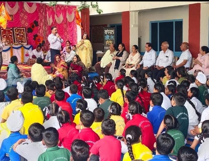 ਸਰਸਵਤੀ ਸੀਨੀਅਰ ਸੈਕੰਡਰੀ ਸਕੂਲ ਵਿਖੇ ਨਵੇਂ ਸ਼ੈਸ਼ਨ ਦੀ ਸ਼ੁਰੂਆਤ ਮੌਕੇ ਸੁੰਦਰ ਕਾਂਡ ਦਾ ਪਾਠ ਕਰਵਾਇਆ ਗਿਆ