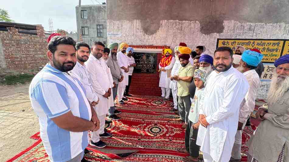 ਲੋਕ ਨਿਰਮਾਣ ਮੰਤਰੀ ਹਰਭਜਨ ਸਿੰਘ ਈਟੀਓ ਨੇ ਜੰਡਿਆਲਾ ਗੁਰੂ ਦੇ ਪਿੰਡ ਕੋਹਾਟਵਿੰਡ ਹਿੰਦੂਆਂ ਵਿਖੇ ਗਲੀਆਂ ਅਤੇ ਸੜਕਾਂ ਦੇ ਕੰਮਾਂ ਦੀ ਸ਼ੁਰੂਆਤ ਕੀਤੀ