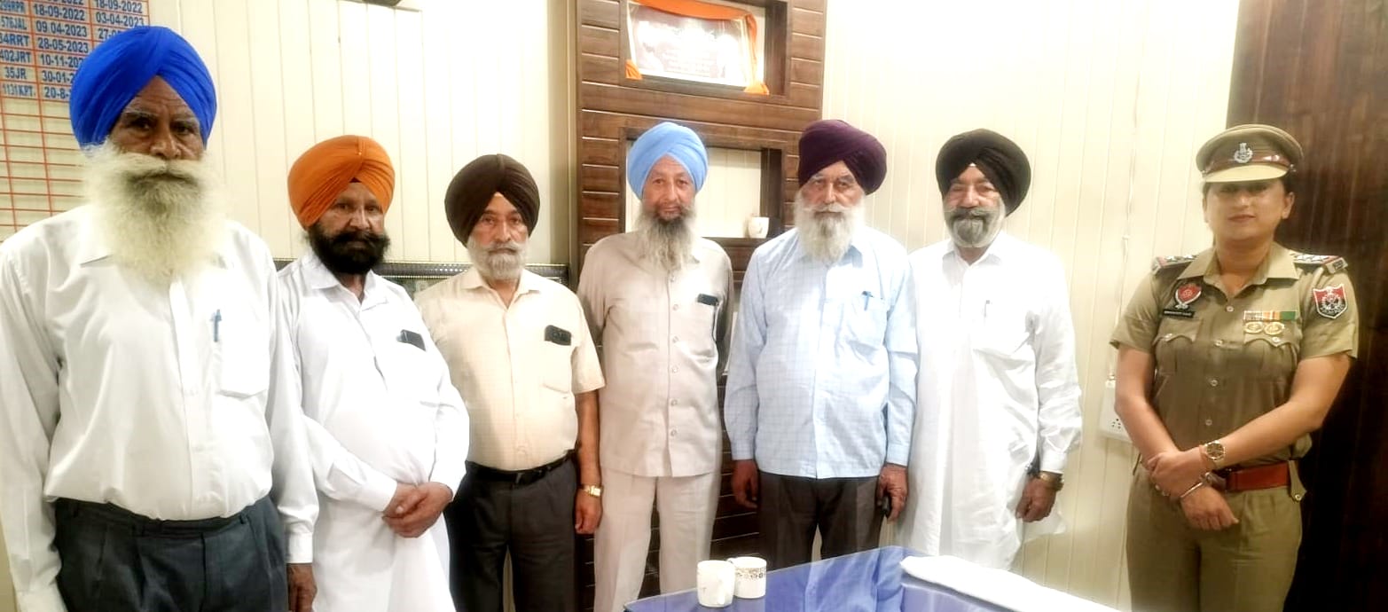 ਨੰਬਰਦਾਰਾਂ ਦਾ ਵਫਦ ਐਸਐਚਓ ਸੋਨਮਦੀਪ ਕੌਰ ਥਾਣਾ ਤਲਵੰਡੀ ਚੌਧਰੀਆਂ ਨੂੰ ਮਿਲਿਆ