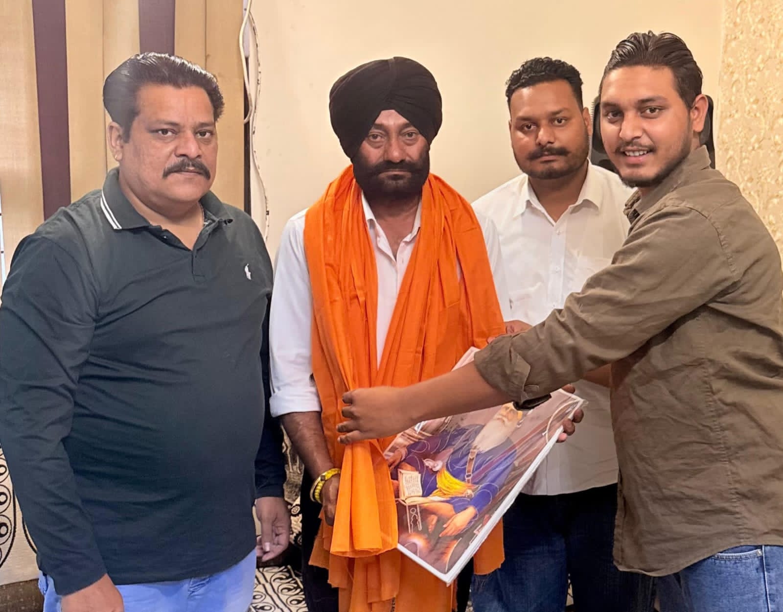 ਅਮਨ ਰਾਜਪੂਤ ਵਲੋਂ ਏ ਐਸ ਆਈ ਜੋਗਿੰਦਰ ਸਿੰਘ ਸਨਮਾਨਿਤ