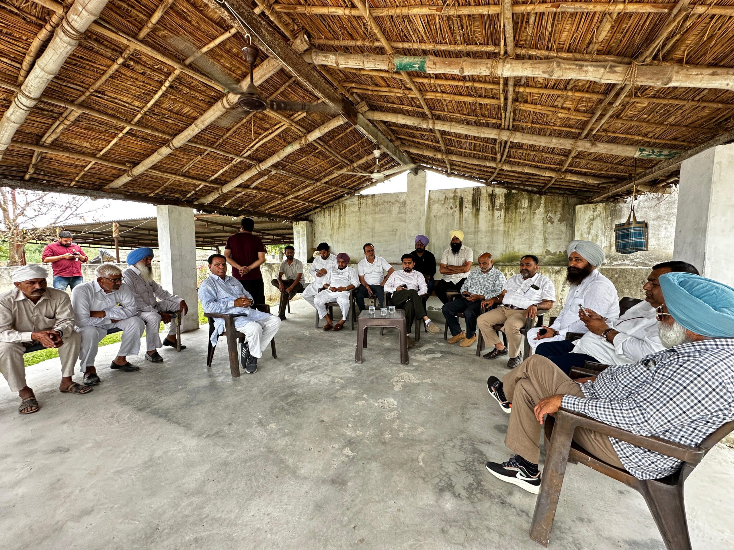 ਗਊਸ਼ਾਲਾ ਸੁੱਖੇਮਾਜਰਾ ਦੀ ਬੰਜਰ ਜ਼ਮੀਨ ਨੂੰ ਉਪਜਾਊ ਬਣਾਉਣ ਲਈ ਚੱਲ ਰਹੇ ਕੰਮ ਦਾ ਵਿਧਾਇਕ ਚੱਢਾ ਨੇ ਲਿਆ ਜਾਇਜ਼ਾ 