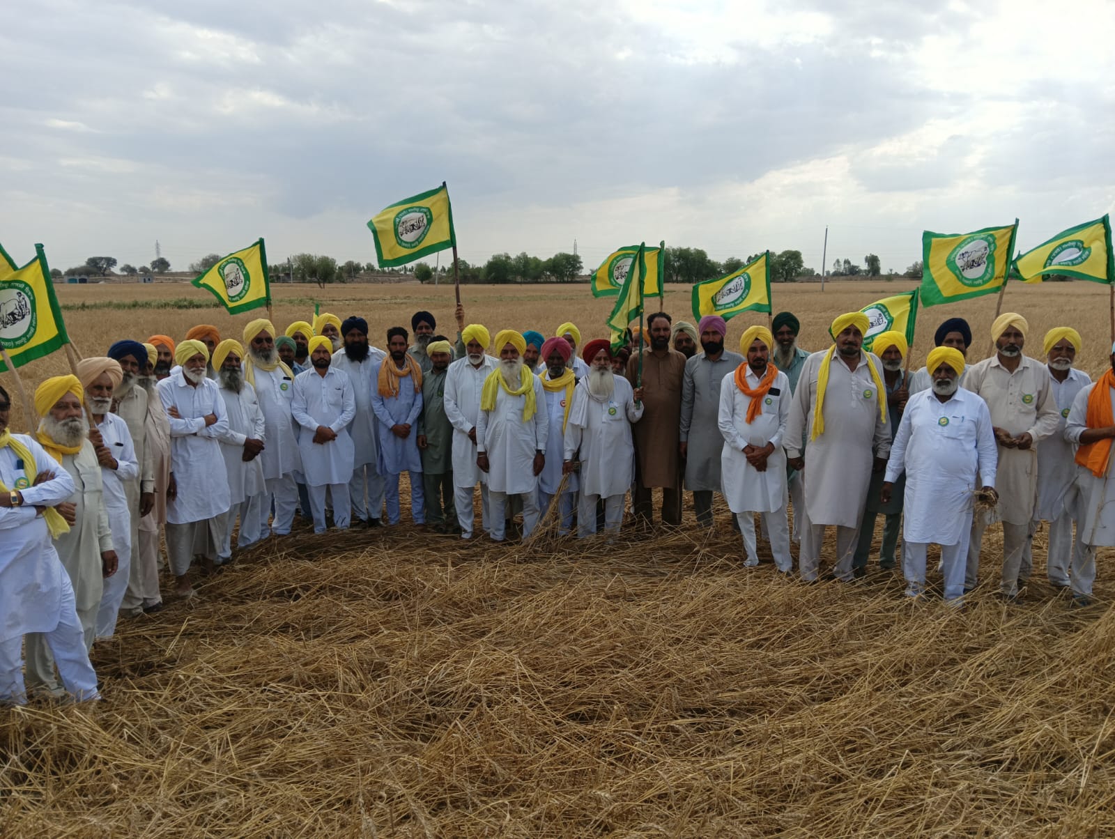 ਭਾਕਿਯੂ ਏਕਤਾ ਉਗਰਾਹਾਂ ਤੇ ਪੰਜਾਬ ਖੇਤ ਮਜ਼ਦੂਰ ਵੱਲੋਂ ਬਾਰਿਸ਼ ਗੜੇਮਾਰੀ ਨਾਲ ਪ੍ਰਭਾਵਿਤ ਪਿੰਡਾਂ ਦਾ ਦੌਰਾ ਕੀਤਾ ਯੋਗ ਮੁਆਵਜ਼ਾ ਦੀ ਕੀਤੀ ਮੰਗ
