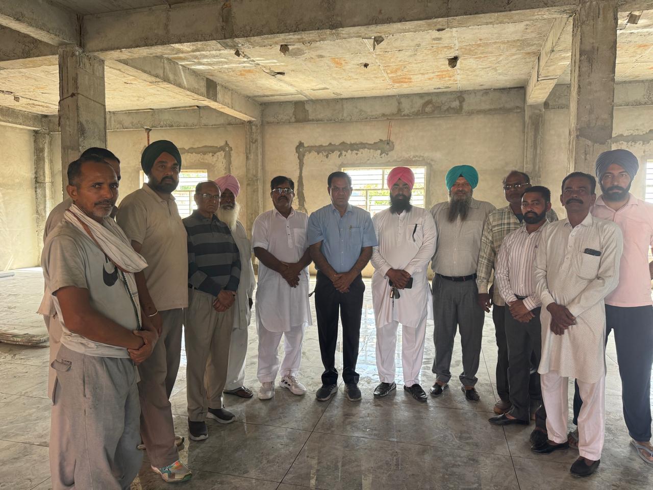  ਮੁਕਾਰੀ ਵਿਖੇ ਹਲਕਾ ਵਿਧਾਇਕ ਦਿਨੇਸ਼ ਚੱਢਾ  ਦੇ ਯਤਨਾਂ ਸਦਕੇ ਕਮਿਊਨਟੀ ਸੈਂਟਰ ਨੂੰ ਨਵਾਂ  ਰੂਪ ਦਿੱਤਾ ਗਿਆ