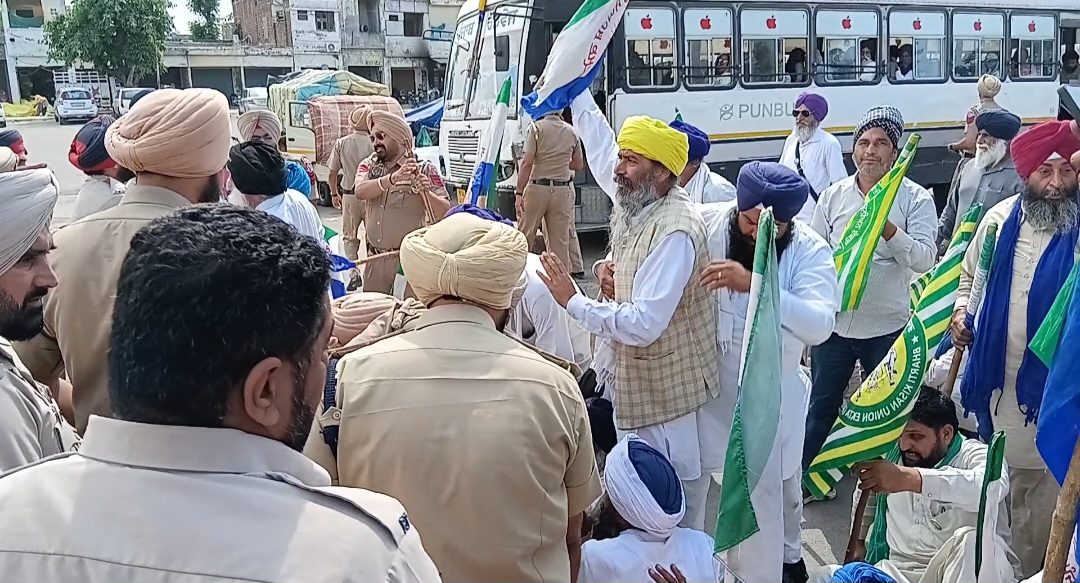 ਭਗਵੰਤ ਮਾਨ ਨੂੰ ਮਿਲਣ ਜਾ ਰਹੇ ਕਿਸਾਨਾਂ ਨੂੰ ਪੁਲਿਸ ਨੇ ਕੀਤਾ ਨਜ਼ਰਬੰਦ–