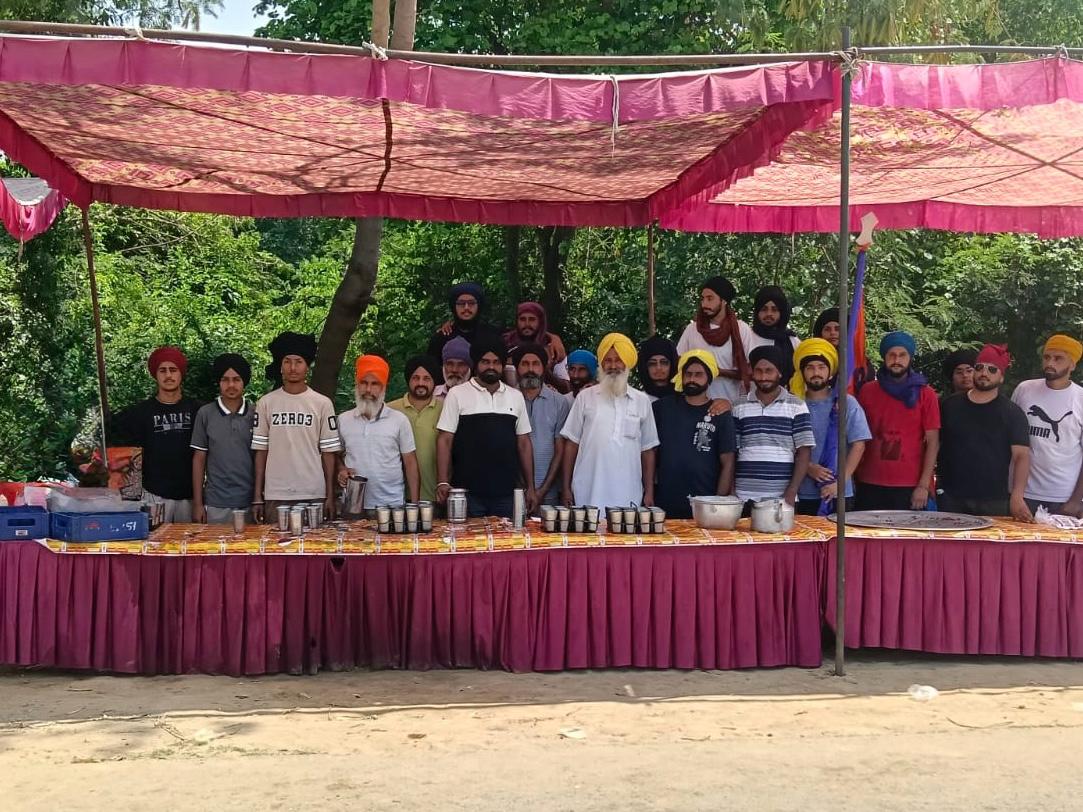 ਰੋਪੜ-ਫਗਵਾੜਾ ਨੈਸ਼ਨਲ ਹਾਈਵੇ ’ਤੇ ਠੰਢੇ ਮਿੱਠੇ ਜਲ ਦੀ ਵਿਸ਼ਾਲ ਛਬੀਲ ਲਗਾਈ