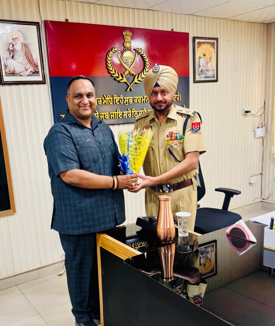 ਨਵਨਿਯੁਕਤ ਐੱਸਐੱਸਪੀ ਗੁਰਬੰਸ ਸਿੰਘ ਬੈਂਸ ਨਾਲ ਪ੍ਰਦੀਪ ਸਿੰਗਲਾ ਦੀ ਸ਼ਿਸ਼ਟਾਚਾਰ ਮੁਲਾਕਾਤ