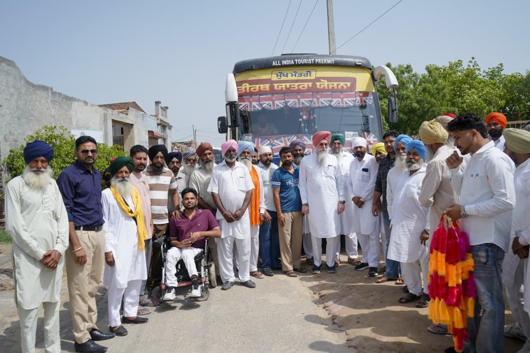 ਸਪੀਕਰ ਪੰਜਾਬ ਵਿਧਾਨ ਸਭਾ ਸ. ਕੁਲਤਾਰ ਸਿੰਘ ਸੰਧਵਾਂ ਨੇ ਪਿੰਡ ਪੱਕਾ ਨੰਬਰ 3 ਤੋਂ ਮੁੱਖ ਮੰਤਰੀ ਤੀਰਥ ਯਾਤਰਾ ਯੋਜਨਾ ਤਹਿਤ ਬੱਸ ਨੂੰ ਰਵਾਨਾ ਕੀਤਾ