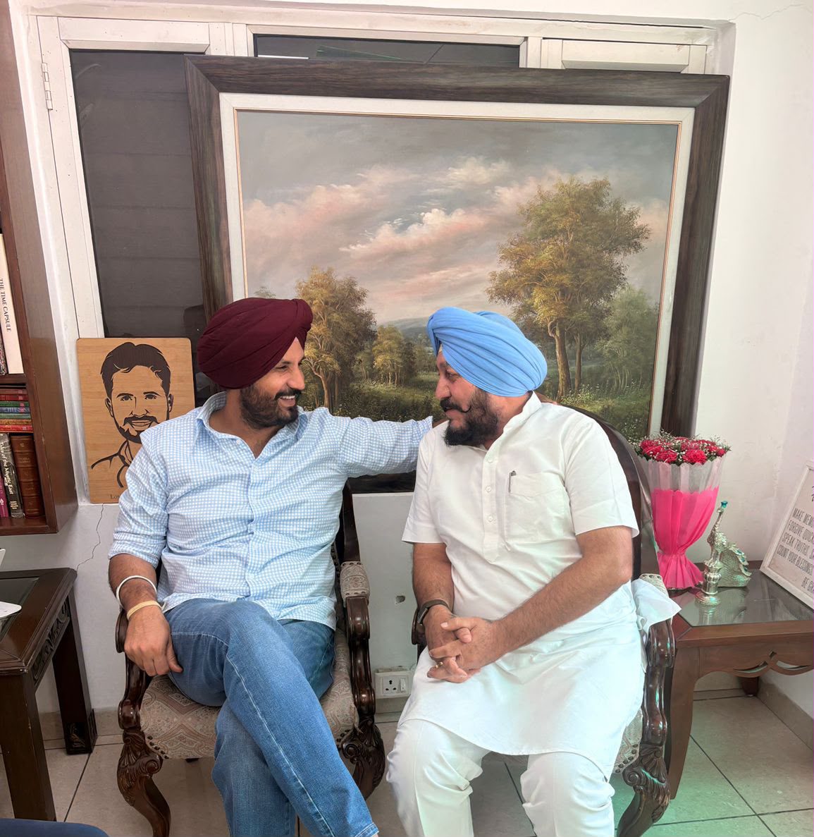 ਘਨੌਰ ਦੀ ਜਨਤਾ ਇਮਾਨਦਾਰ ਅਤੇ ਸਰਗਰਮ ਹਲਕਾ ਇੰਚਾਰਜ ਚਾਹੁੰਦੀ ਹੈ’ ਜਲਦ ਹੀ ਹੋਵੇਗੀ ਵੱਡੀ ਮੀਟਿੰਗ, ਹਲਕੇ ਦੀ ਸਿਆਸਤ ‘ਚ ਆਵੇਗਾ ਵੱਡਾ ਬਦਲਾਅ’ਘਨੌਰ ਦੀ ਸਿਆਸਤ ‘ਚ ਵੱਡੀ ਹਲਚਲ,ਸੀਨੀਅਰ ਆਗੂ ਹਰਦੀਪ ਸਿੰਘ ਲਾਡਾ ਦੀ ਰਾਜਾ ਵੜਿੰਗ ਨਾਲ ਮੁਲਾਕਾਤ