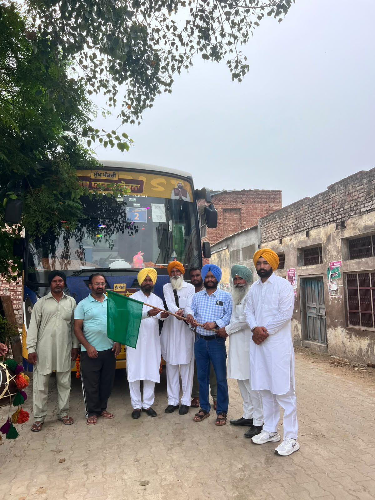 ਗੁਰੂਧਾਮਾਂ ਦੇ ਦਰਸ਼ਨਾਂ ਲਈ ਸੰਗਤਾਂ ਨੂੰ ਰਵਾਨਾਂ