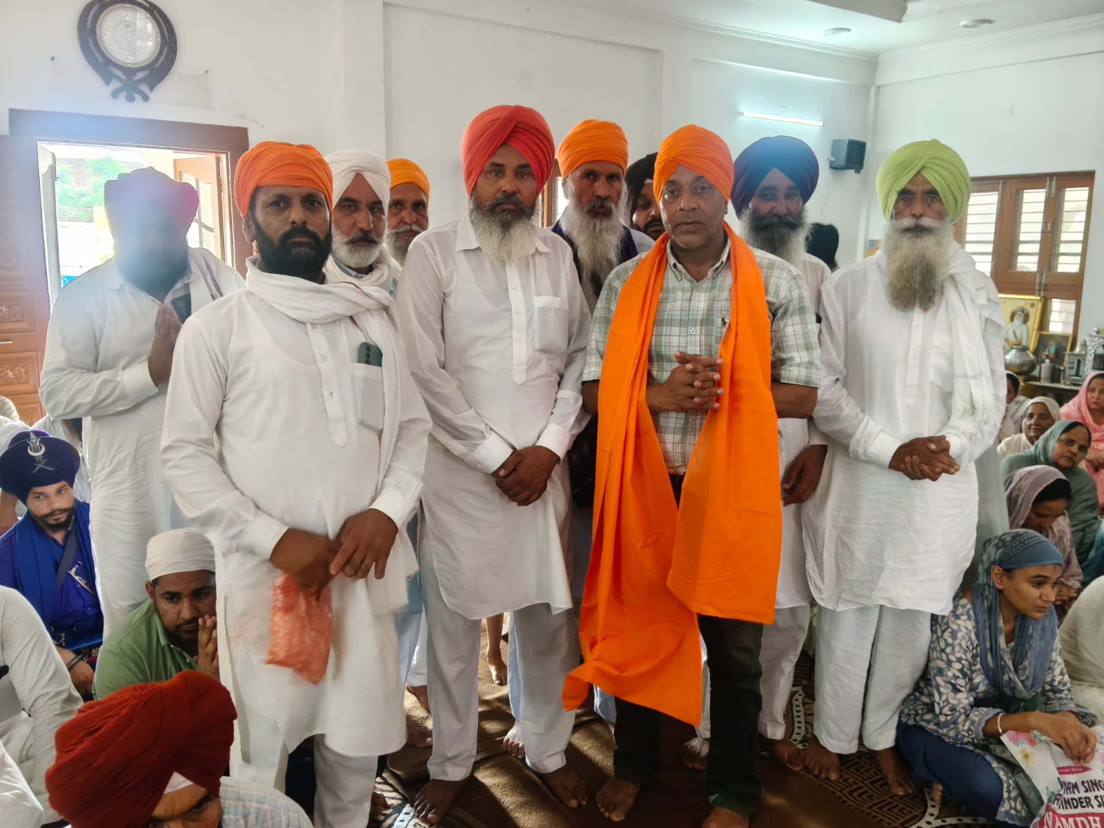 ਹਰਭਜਨ ਸਿੰਘ ਢਿੱਲੋਂ ਦੀ ਅੰਤਿਮ ਅਰਦਾਸ ਮੌਕੇ ਕਿਸਾਨ ਮਜ਼ਦੂਰ ਸੰਘਰਸ਼ ਕਮੇਟੀ ਦੇ ਆਗੂਆਂ ਨੇ ਉਨ੍ਹਾਂ ਦੇ ਸਪੁੱਤਰ ਨੂੰ ਸਿਰਪਾਓ ਦੇ ਕੇ ਸਰਧਾਂਜਲੀ ਦਿੱਤੀ