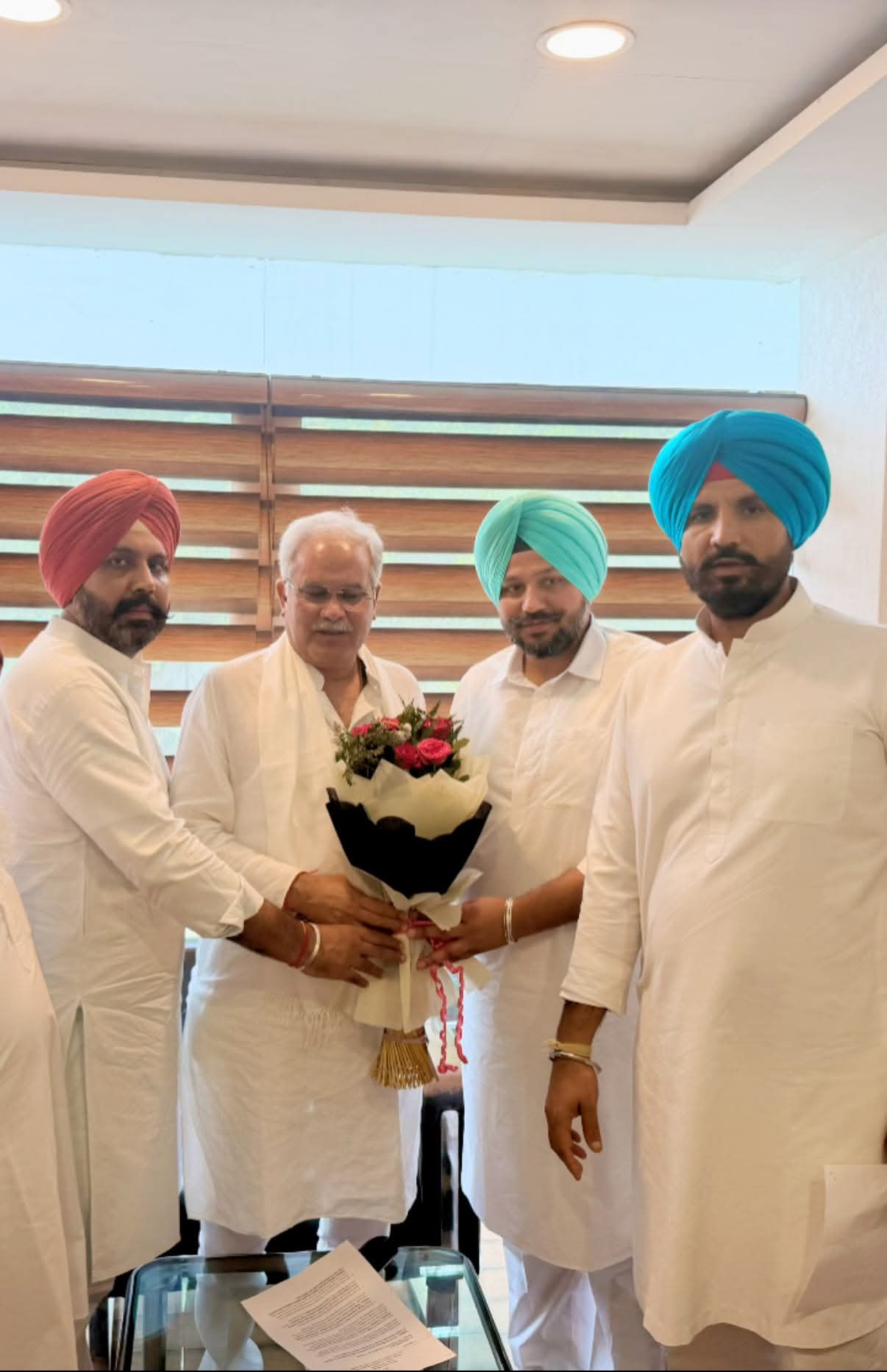 ਕਰਨਵੀਰ ਸਿੰਘ ਢਿੱਲੋਂ ਦਾ ਪੰਜਾਬ ਯੂਥ ਕਾਂਗਰਸ ਦੇ ਮੀਤ ਪ੍ਰਧਾਨ ਬਣਨ ‘ਤੇ ਭੂਪੇਸ਼ ਬਘੇਲ ਤੇ ਅਮਰਿੰਦਰ ਸਿੰਘ ਰਾਜਾ ਵੜਿੰਗ ਵੱਲੋਂ ਸਨਮਾਨ