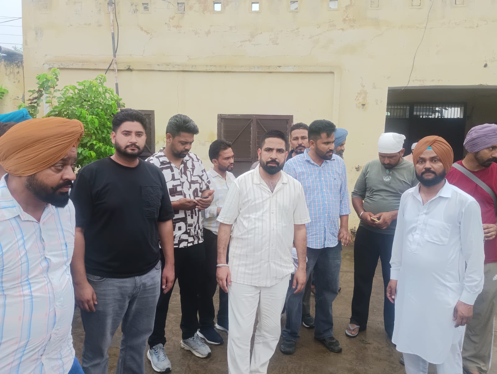 ਖੰਨਾ ਜਾਂਦੇ ਸਮੇਂ ਯੂਥ ਕਾਂਗਰਸੀ ਆਗੂ ਤੇ ਵਰਕਰ ਗ੍ਰਿਫ਼ਤਾਰ, ਬਹਿਲੋਲਪੁਰ ਪੁਲਿਸ ਚੌਂਕੀ ‘ਚ ਨਜ਼ਰਬੰਦ    ਮਨਰੇਗਾ ਕਰਮਚਾਰੀਆਂ ਦੇ ਸਮਰਥਨ ‘ਚ ਖੰਨਾ ਜਾ ਰਹੇ ਯੂਥ ਕਾਂਗਰਸੀ ਆਗੂਆਂ ਨੂੰ ਪੁਲਿਸ ਨੇ ਰਸਤੇ ‘ਚ ਰੋਕਿਆ, ਬਹਿਲੋਲਪੁਰ ਚੌਂਕੀ ‘ਚ ਕੀਤਾ ਨਜ਼ਰਬੰਦ
