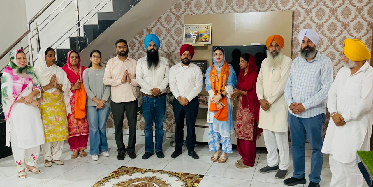ਸਾਹਰ ਸਿੱਧੂ ਹਲਕਾ ਸਮਰਾਲਾ ਤੋਂ ਯੂਥ ਅਕਾਲੀ ਦਲ ਇਸਤਰੀ ਵਿੰਗ ਦੀ ਪ੍ਰਧਾਨ ਨਿਯੁਕਤ ਜਿਸ ਸੂਬੇ ਵਿੱਚ ਵੱਧ ਅਧਿਕਾਰ ਨੌਜਵਾਨਾਂ ਅਤੇ ਨੌਜਵਾਨ ਇਸਤਰੀਆਂ ਨੂੰ ਮਿਲਣਗੇ, ਉਸ ਸੂਬੇ ਦੀ ਤਰੱਕੀ ਹੋਣਾ ਲਾਜ਼ਮੀ ਹੈ- ਪਰਮਜੀਤ ਸਿੰਘ ਢਿੱਲੋਂ