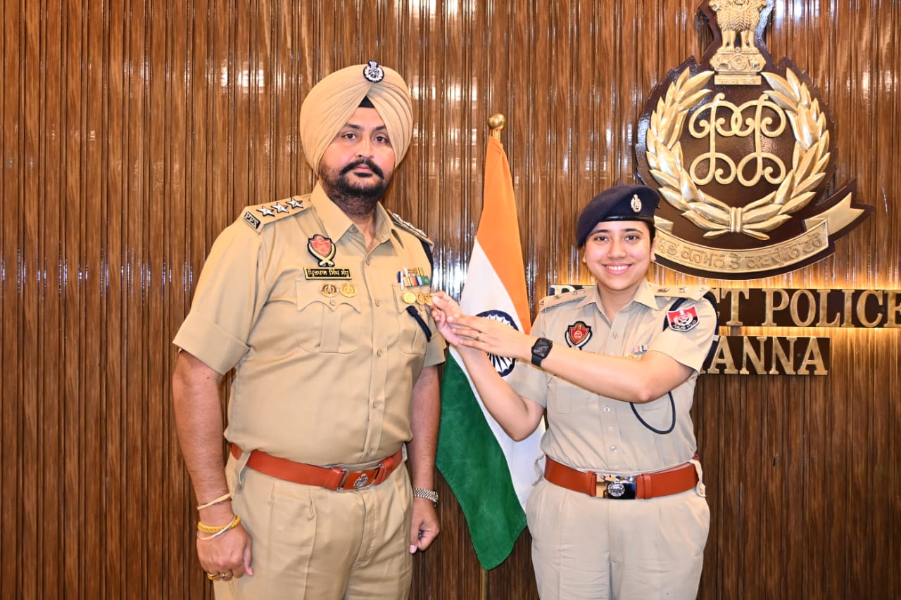 ਡੀ.ਐੱਸ.ਪੀ ਪ੍ਰਿਤਪਾਲ ਸਿੰਘ ਸੰਧੂ ਨੂੰ ਦੋ ਡੀ.ਜੀ.ਪੀ ਕਮੈਂਡੇਸ਼ਨ ਡਿਸਕਾਂ ਨਾਲ ਸਨਮਾਨਿਤ