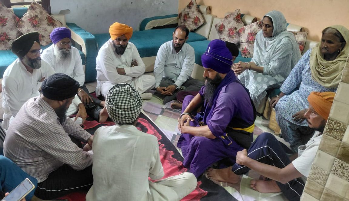 ਵਿਜੇ ਸ਼ਰਮਾ ਟਿੰਕੂ ਨੇ ਸ਼ਹੀਦ ਸੁਰਿੰਦਰ ਸਿੰਘ ਨਗਲੀਆਂ ਦੇ ਪਰਿਵਾਰ ਨਾਲ ਕੀਤਾ ਦੁੱਖ ਪ੍ਰਗਟ
