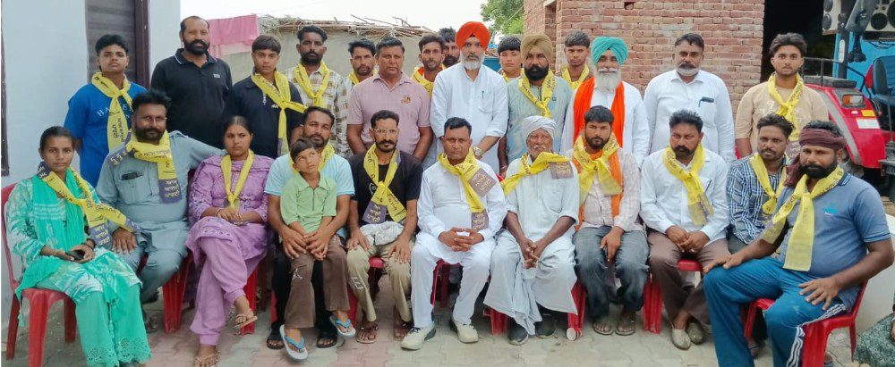ਸ਼੍ਰੋਮਣੀ  ਅਕਾਲੀ ਦਲ ਨੂੰ ਝਟਕਾ ਇੱਕ ਦਰਜਨ ਦੇ ਕਰੀਬ ਪਰਿਵਾਰ ਆਪ ਵਿੱਚ ਸ਼ਾਮਿਲ