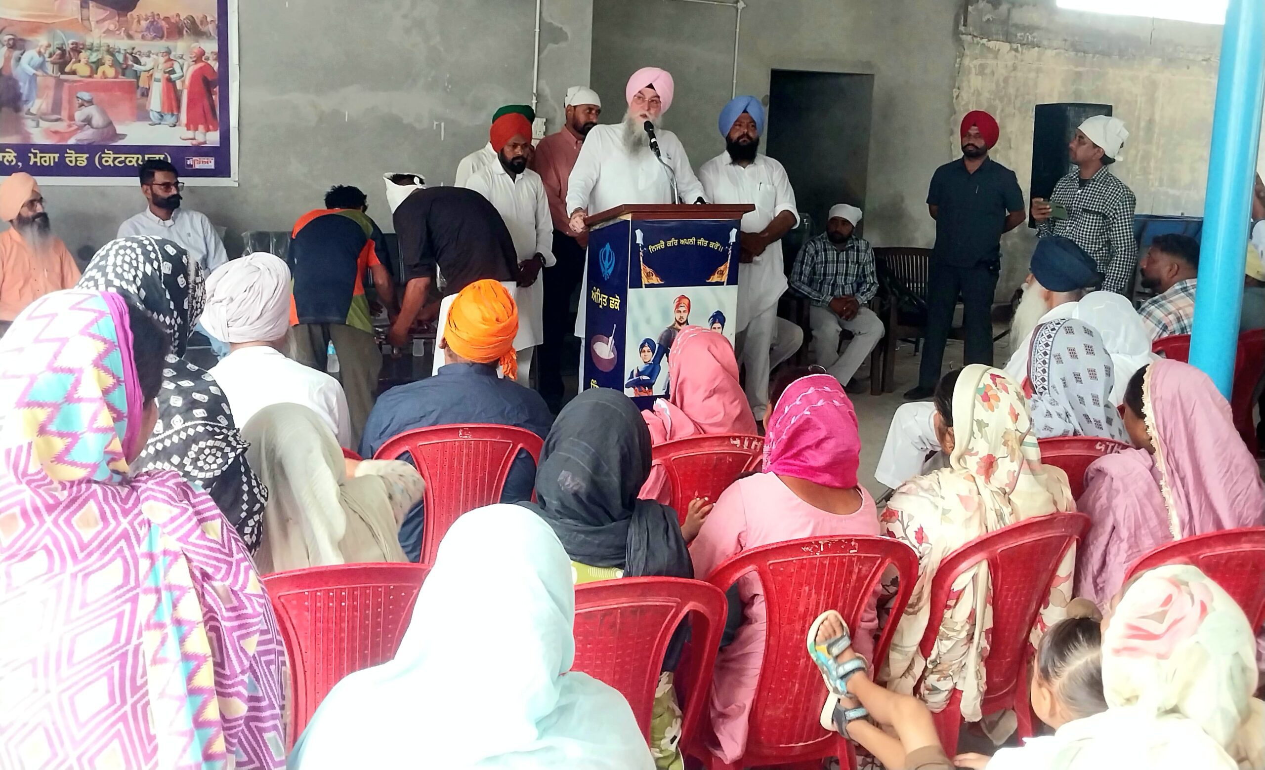 ਲੋੜਵੰਦ ਪਰਿਵਾਰਾਂ ਨੂੰ ਰਾਸ਼ਨ ਕਿੱਟਾਂ ਕੀਤੀਆਂ ਤਕਸੀਮ  ਕੋਠੇ ਥੇਹ ਵਾਲਾ ਵਿਖੇ ਆਰ.ਓ ਦੇ ਕਮਰੇ ਦਾ ਨੀਂਹ ਪੱਥਰ ਰੱਖਿਆ 