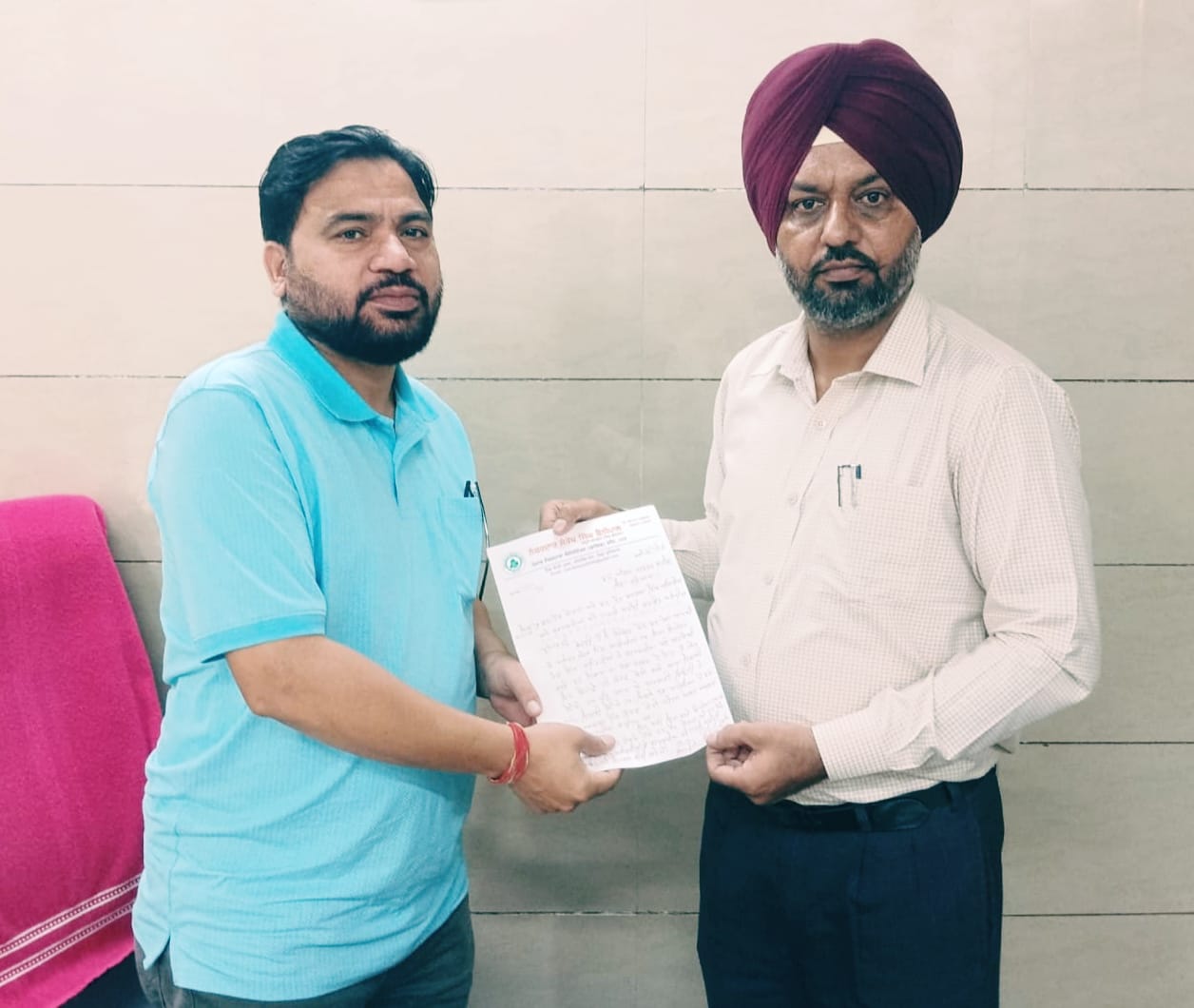 ਵਣ ਰੇਂਜ ਦੋਰਾਹਾ ਤੇ ਸਮਰਾਲਾ ਦੇ ਅਧਿਕਾਰੀਆਂ-ਕਰਮਚਾਰੀਆਂ ਦੀ ਹਾਜ਼ਰੀ ਯਕੀਨੀ ਬਣਾਈ ਜਾਵੇ: ਸੰਤੋਖ ਸਿੰਘ ਬੈਨੀਪਾਲ ਵਣ ਮੰਡਲ ਅਫ਼ਸਰ ਲੁਧਿਆਣਾ ਨੂੰ ਸੌਂਪਿਆ ਮੰਗ ਪੱਤਰ, ਜੰਗਲਾਂ ਦੀ ਸੁਰੱਖਿਆ ਵਿੱਚ ਲਾਪਰਵਾਹੀ ਦੇ ਲਗਾਏ ਦੋਸ਼; ਨਿਯਮਤ ਨਿਗਰਾਨੀ ਅਤੇ ਸਖ਼ਤ ਕਾਰਵਾਈ ਦੀ ਕੀਤੀ ਮੰਗ
