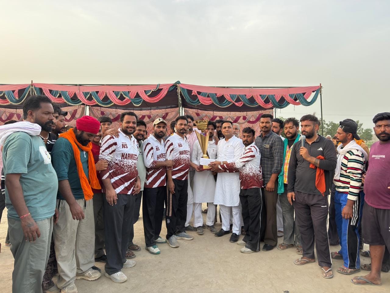 ਤਿੰਨ ਰੋਜ਼ਾ ਕ੍ਰਿਕਟ ਟੂਰਨਾਮੈਂਟ ਦੋਰਾਨ ਮੁੱਖ ਮਹਿਮਾਨ ਵਜੋਂ ਪੁੱਜੇ ਬੀ ਜੇ ਪੀ ਆਗੂ ਰਮੇਸ਼ ਕੰਬੋਜ