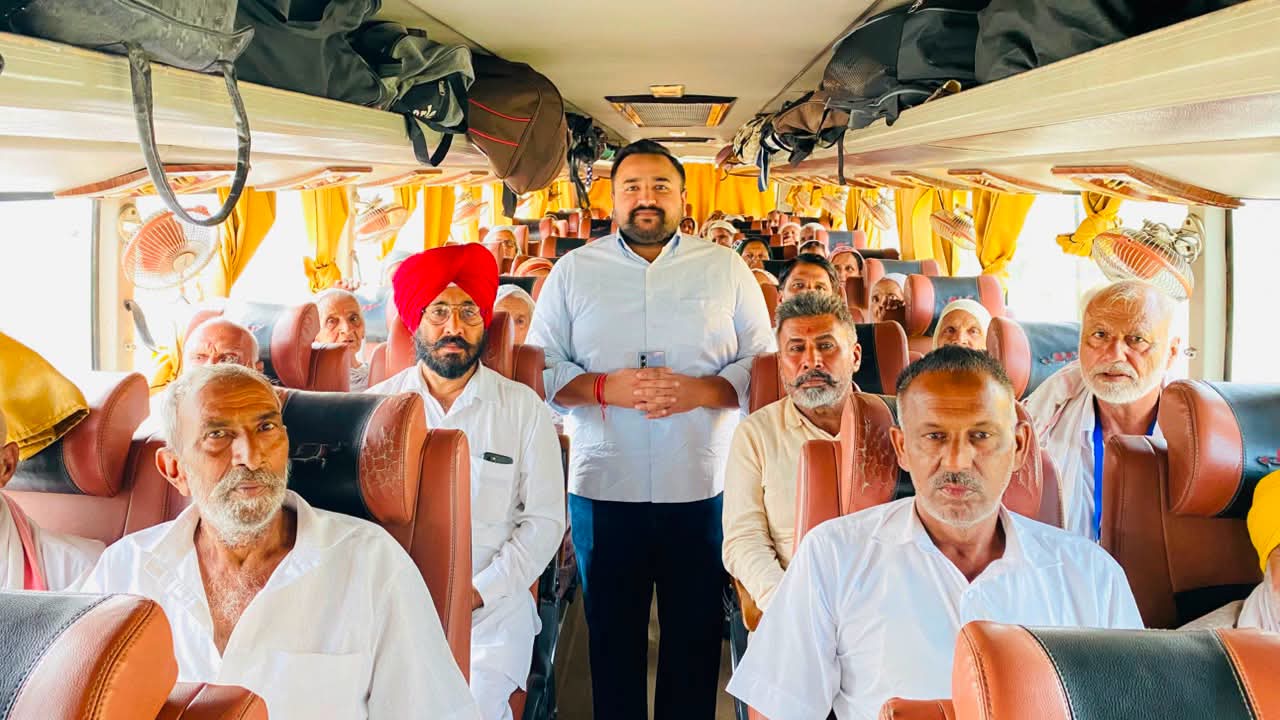 ‘ਆਪ’ ਆਗੂ ਕਰਨਵੀਰ ਕਟਾਰੀਆ ਵਲੋਂ ਪਿੰਡ ਬੇਹਰੜੀ ਵਿਖੇ ਯਾਤਰਾ ਤੋਂ ਪਰਤੀ ਸੰਗਤ ਦਾ ਸਵਾਗਤ 